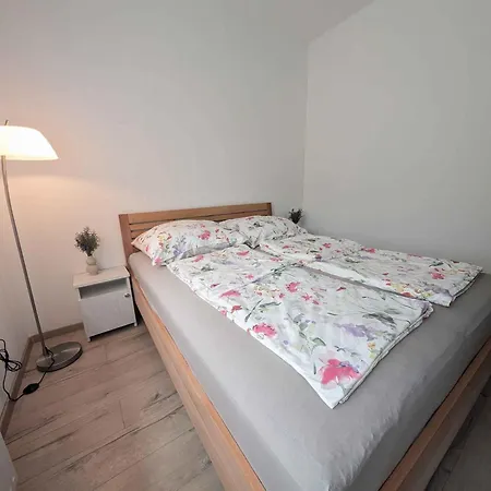 In - Balaton 40474 Apartamento Zamárdi